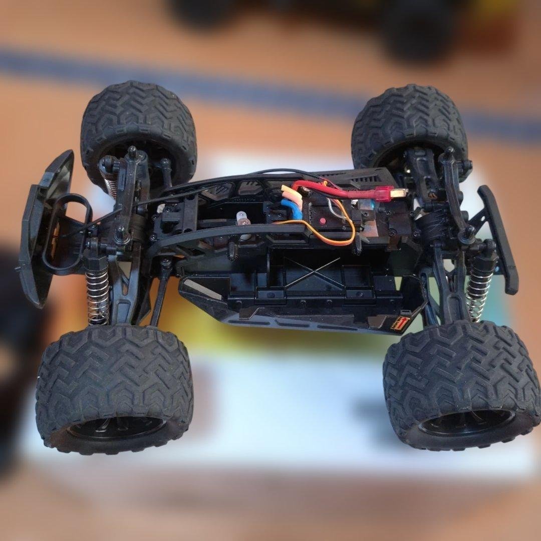 deerc ブラシレス　001E 4WD